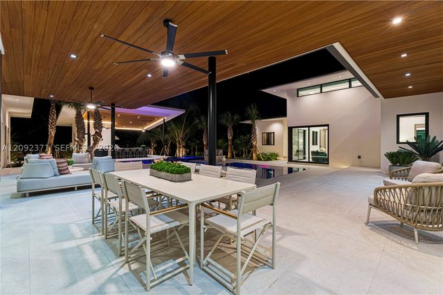 12250 SW 62nd Ave, Pinecrest, FL 33156