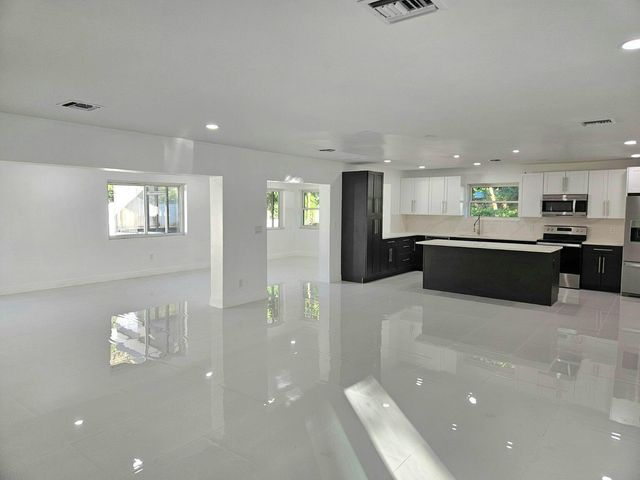 1124 Yale Drive, Hollywood, FL 33021