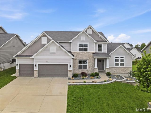 502 Leaning Woods Street, St Charles, MO 63301