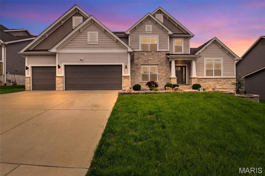 502 Leaning Woods Street, St Charles, MO 63301