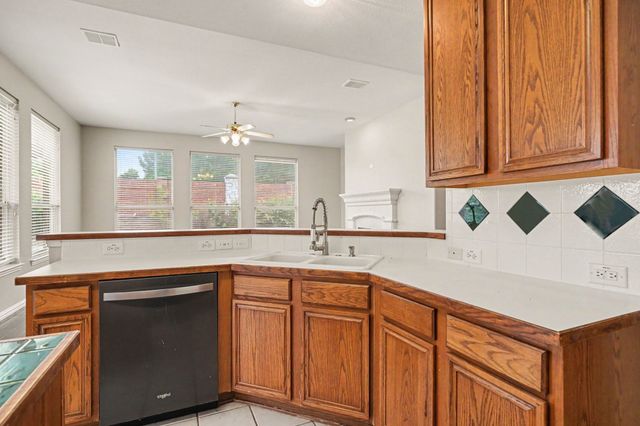 11829 Warbler Lane, Fort Worth, TX 76244