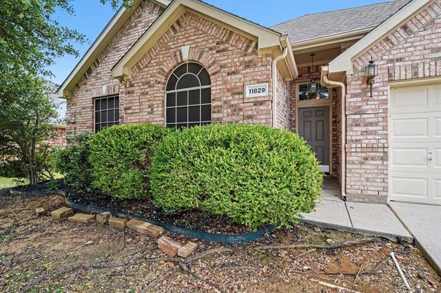 11829 Warbler Lane, Fort Worth, TX 76244