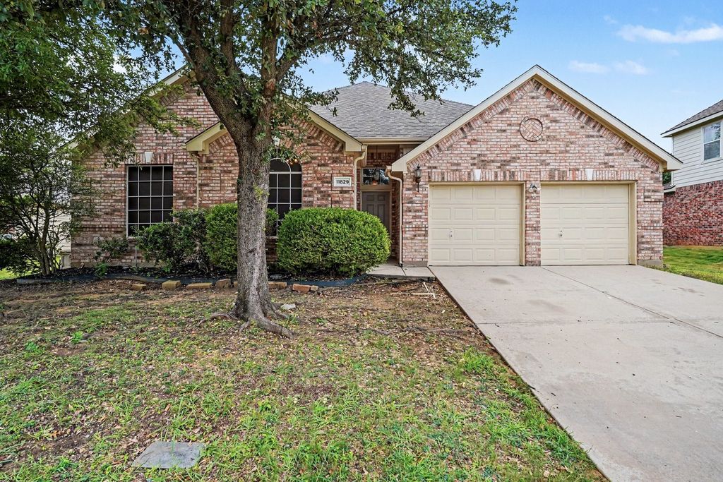 11829 Warbler Lane, Fort Worth, TX 76244