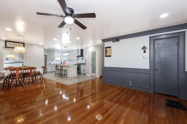 266 W Riverwood Drive, Houston, TX 77076