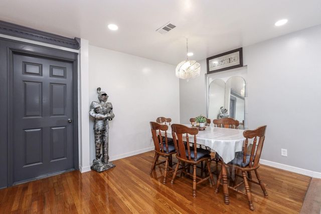266 W Riverwood Drive, Houston, TX 77076