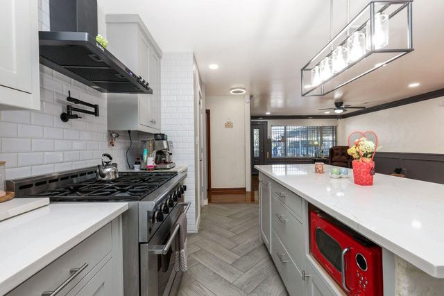 266 W Riverwood Drive, Houston, TX 77076