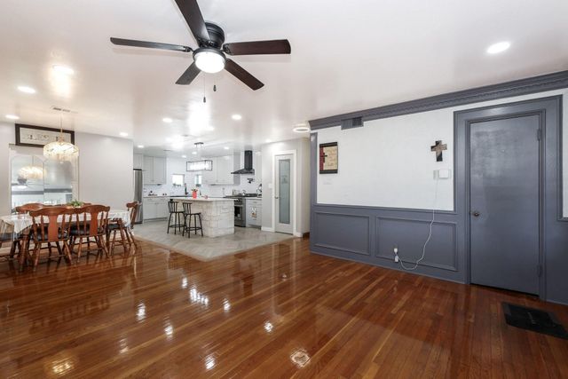 266 W Riverwood Drive, Houston, TX 77076