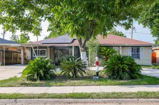 266 W Riverwood Drive, Houston, TX 77076