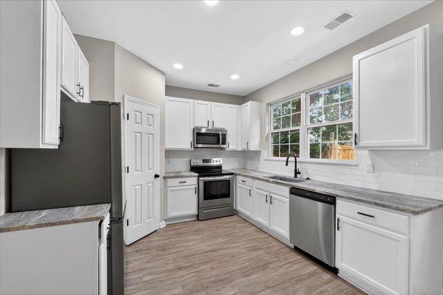 215 Evesham Drive, Summerville, SC 29485