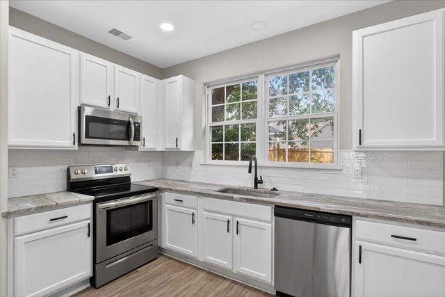 215 Evesham Drive, Summerville, SC 29485