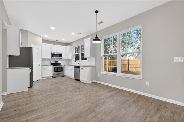 215 Evesham Drive, Summerville, SC 29485