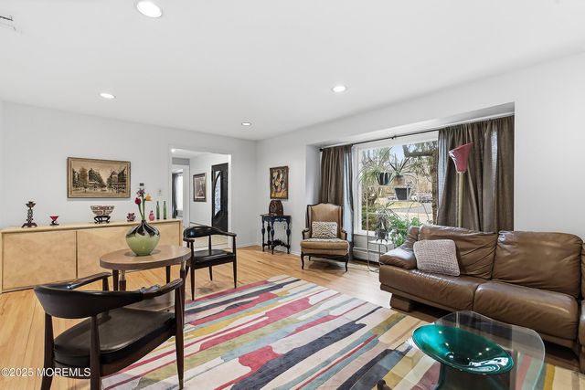 5 Washington Avenue, Morganville, NJ 07751