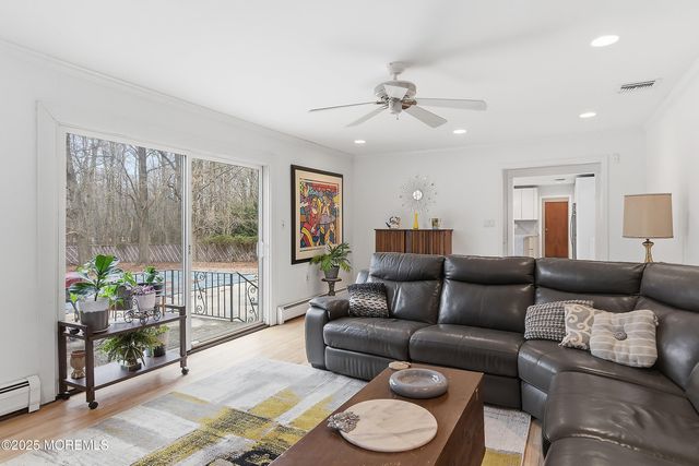 5 Washington Avenue, Morganville, NJ 07751