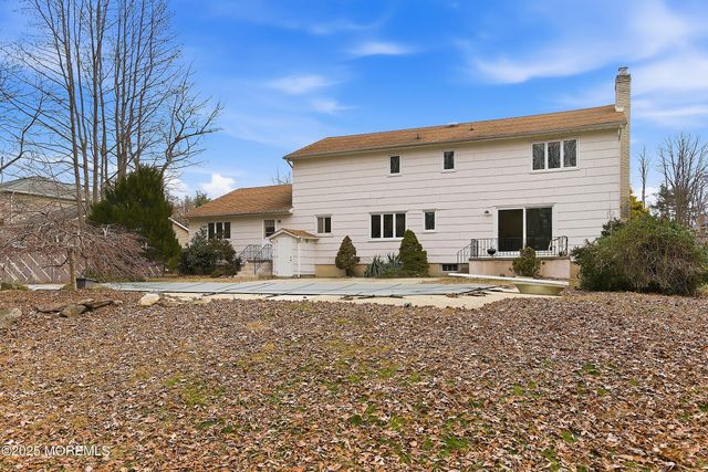 5 Washington Avenue, Morganville, NJ 07751