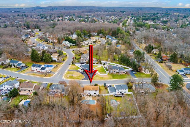 5 Washington Avenue, Morganville, NJ 07751