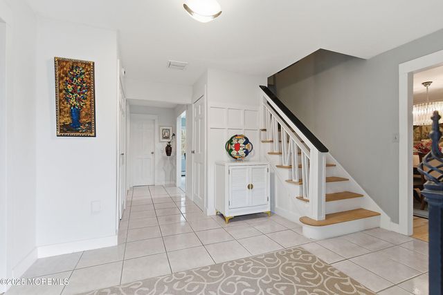 5 Washington Avenue, Morganville, NJ 07751