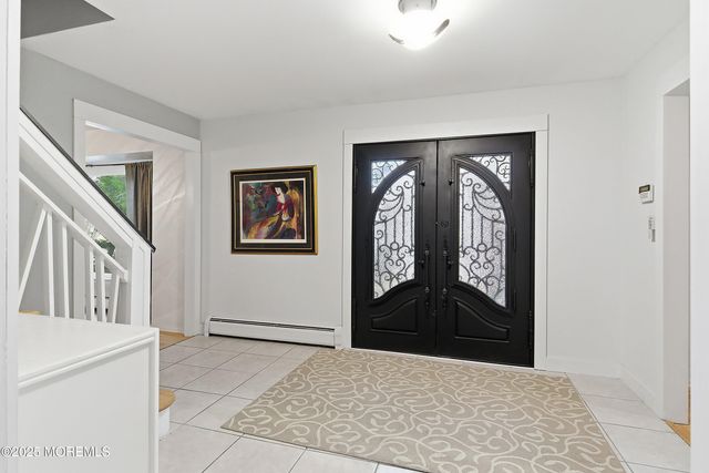 5 Washington Avenue, Morganville, NJ 07751