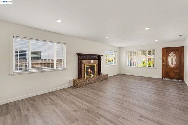 1598 Beechwood Ave, San Leandro, CA 94579