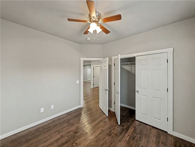 860 & 862 Oakwood Court, Centerton, AR 72719