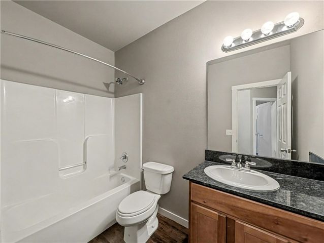 860 & 862 Oakwood Court, Centerton, AR 72719