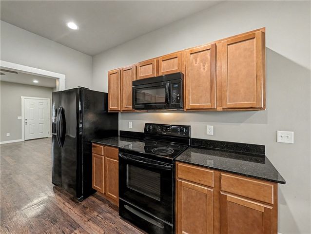 860 & 862 Oakwood Court, Centerton, AR 72719