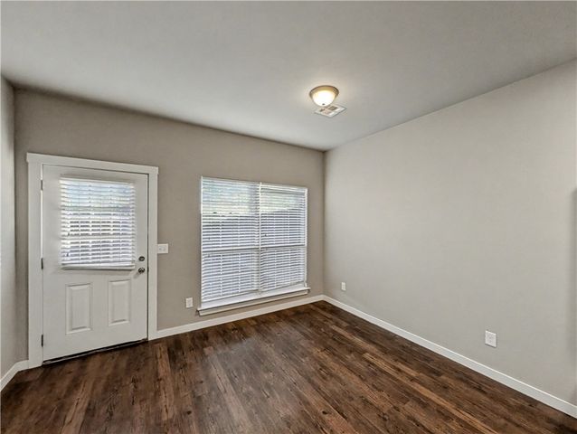 860 & 862 Oakwood Court, Centerton, AR 72719