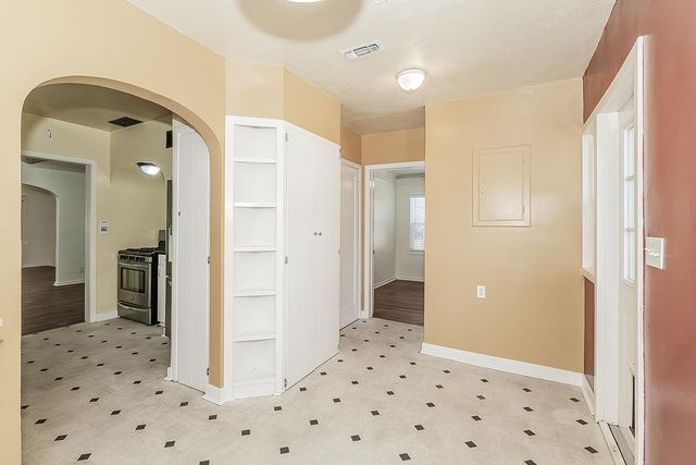 2030 N Wilson Avenue, Fresno, CA 93704