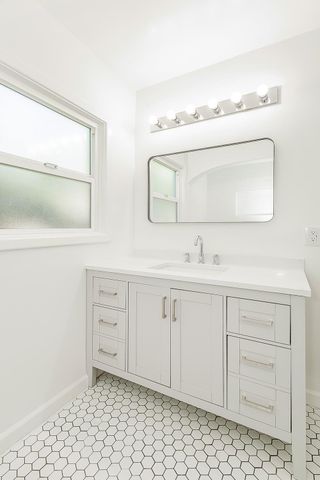 2030 N Wilson Avenue, Fresno, CA 93704