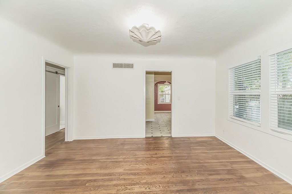 Image 11 of property listing at 2030 N Wilson Avenue, Fresno, CA 93704