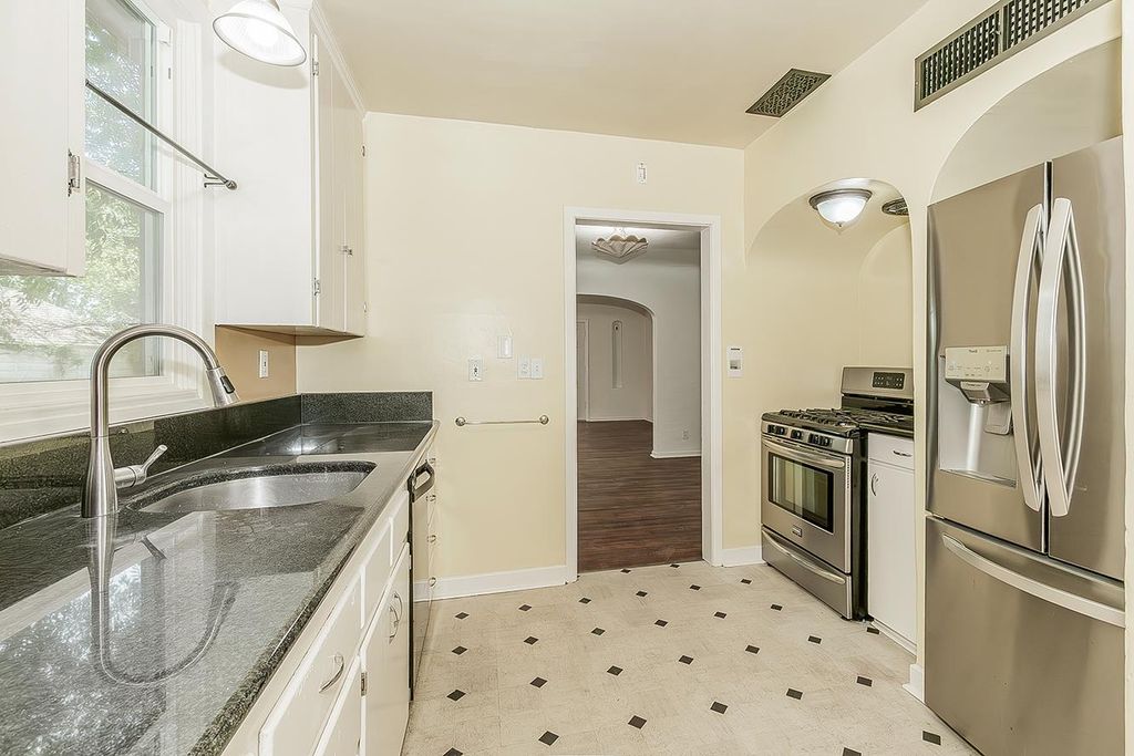 Image 17 of property listing at 2030 N Wilson Avenue, Fresno, CA 93704