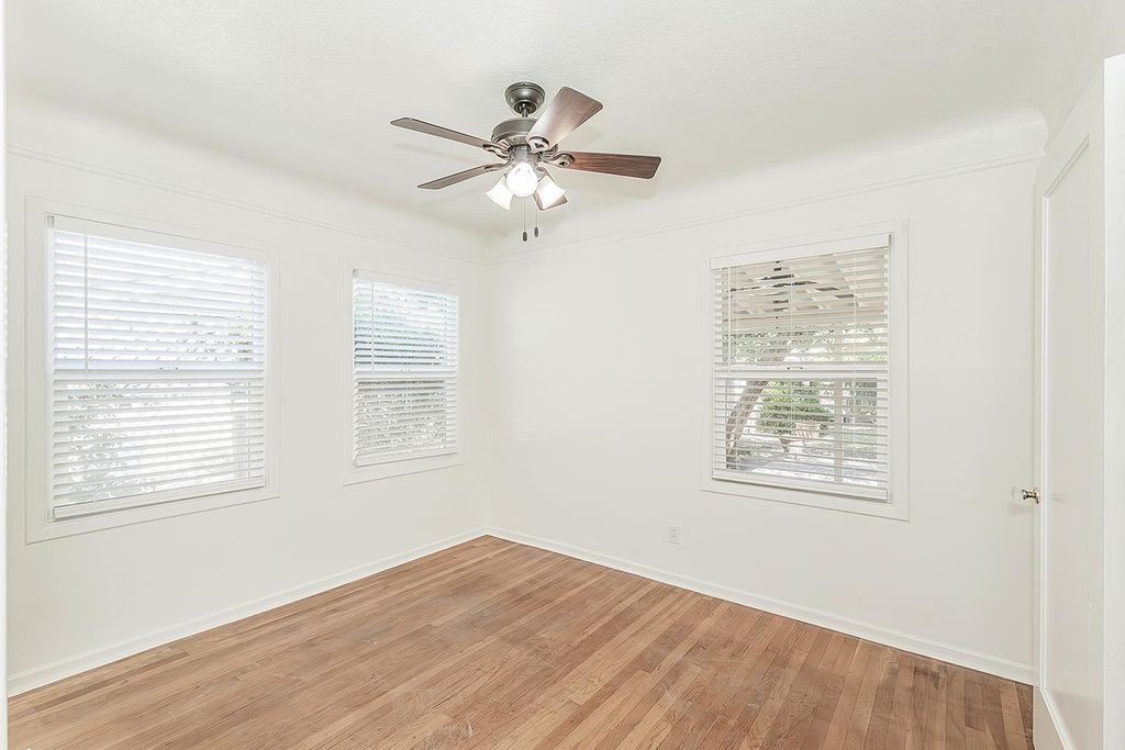 Image 22 of property listing at 2030 N Wilson Avenue, Fresno, CA 93704