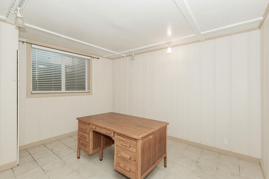 Image 36 of property listing at 2030 N Wilson Avenue, Fresno, CA 93704