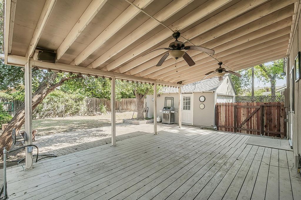 Image 40 of property listing at 2030 N Wilson Avenue, Fresno, CA 93704