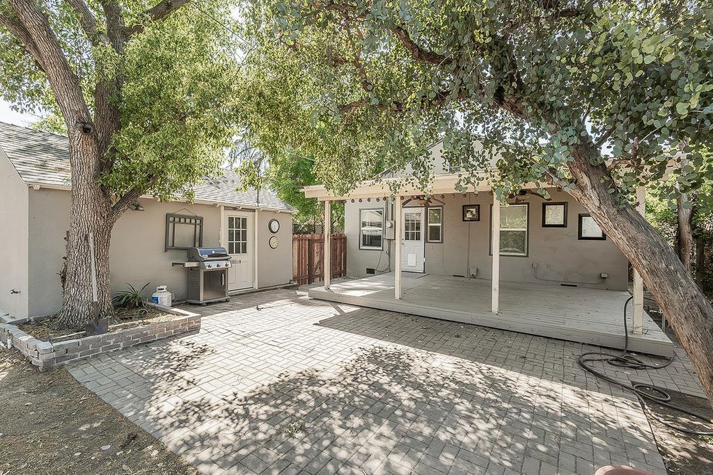 Image 42 of property listing at 2030 N Wilson Avenue, Fresno, CA 93704