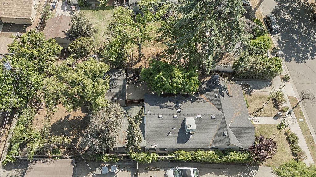 Image 52 of property listing at 2030 N Wilson Avenue, Fresno, CA 93704