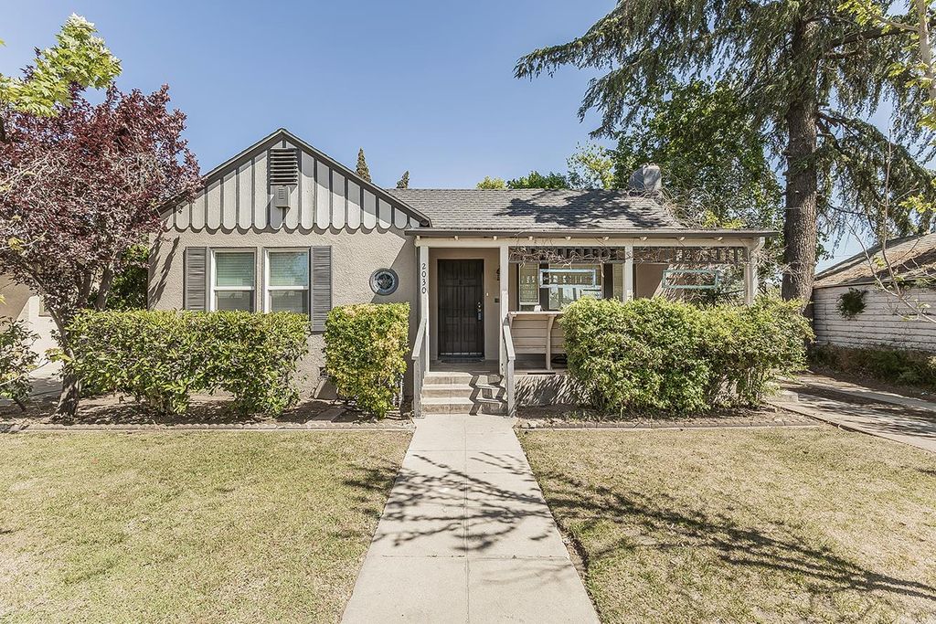 Image 55 of property listing at 2030 N Wilson Avenue, Fresno, CA 93704