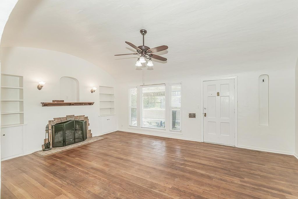 Image 9 of property listing at 2030 N Wilson Avenue, Fresno, CA 93704