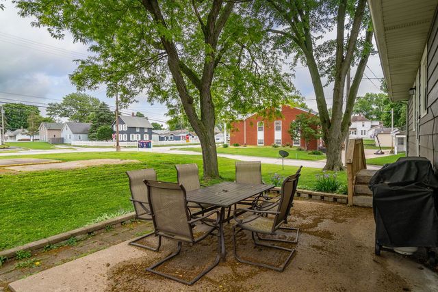 1435 26th Avenue, Moline, IL 61265