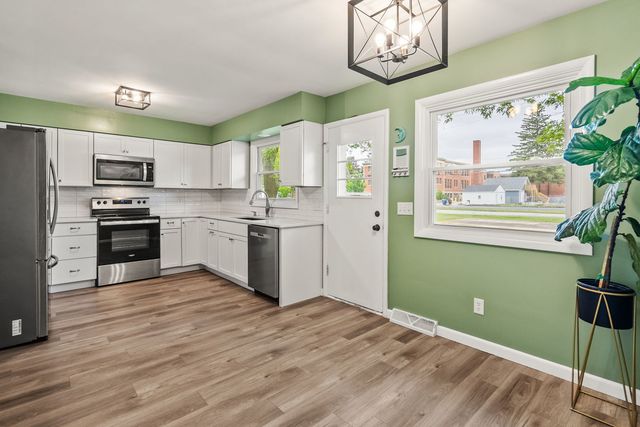 1435 26th Avenue, Moline, IL 61265