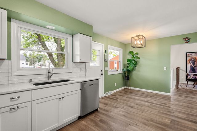 1435 26th Avenue, Moline, IL 61265