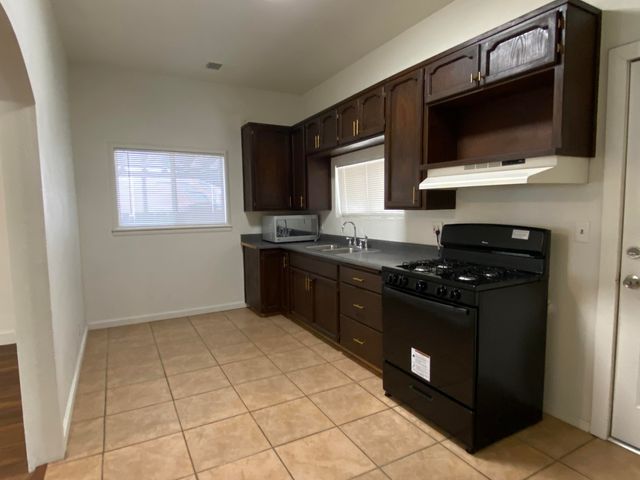 30694 Road 64, Visalia, CA 93291