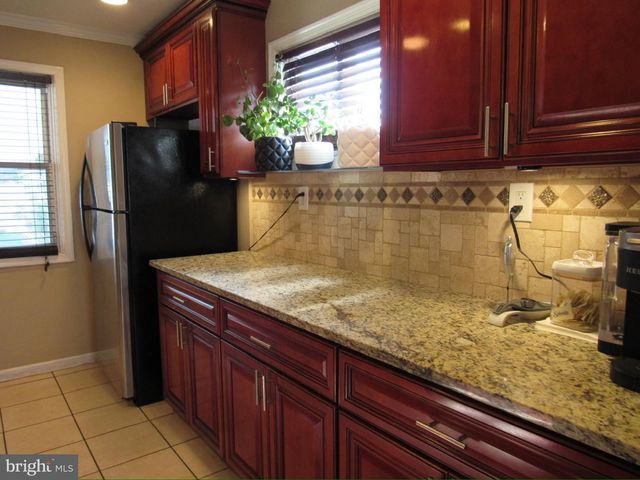 906 SPENCER DR, Croydon, PA 19021