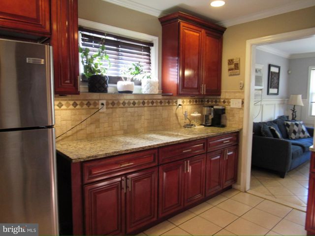 906 SPENCER DR, Croydon, PA 19021