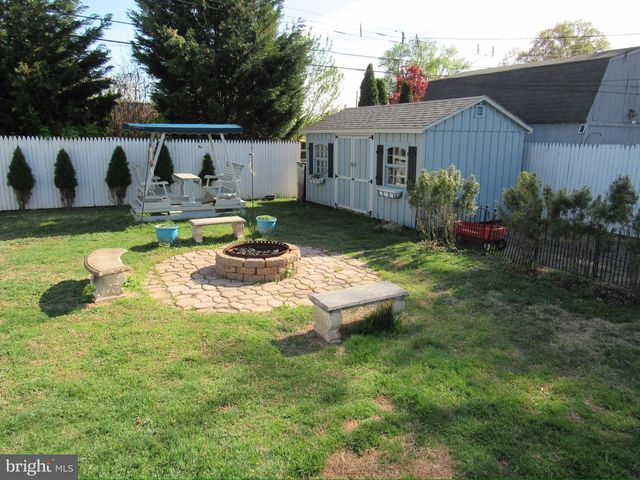 906 SPENCER DR, Croydon, PA 19021