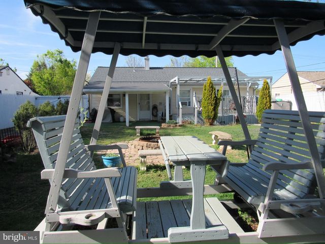 906 SPENCER DR, Croydon, PA 19021