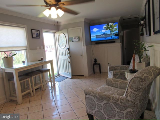 906 SPENCER DR, Croydon, PA 19021