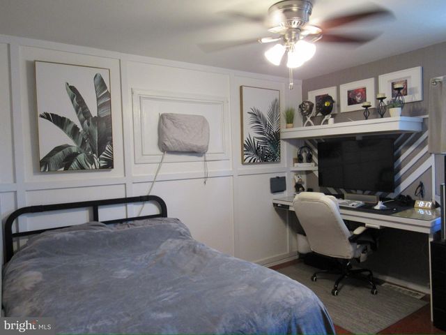 906 SPENCER DR, Croydon, PA 19021