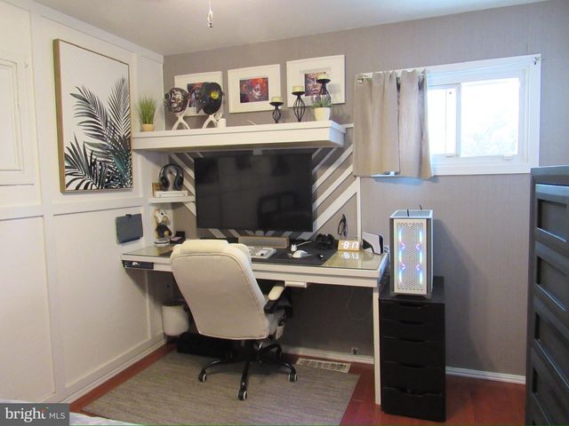 906 SPENCER DR, Croydon, PA 19021