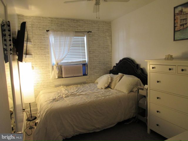 906 SPENCER DR, Croydon, PA 19021