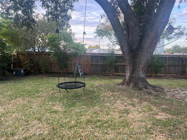 11107 Sageking Drive, Houston, TX 77089